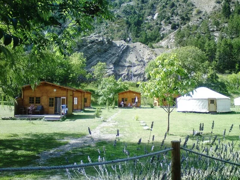 Mietunterkunft - Chalets Confort De L'arbre Et Bellevue 31M² - Camping Mandala