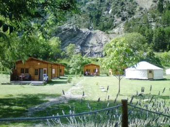 Location - Chalets Confort De L'arbre Et Bellevue 31M² - Camping Mandala