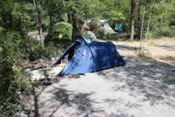 Kampeerplaats(en) - Standplaats: Auto + Caravan Of Kampeerauto - Camping Mandala