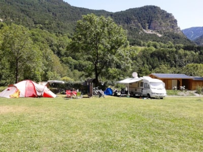 Comfort car/caravan or camper pitch — 1