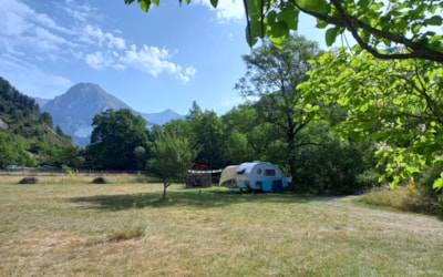 Comfort car/caravan or camper pitch — 4