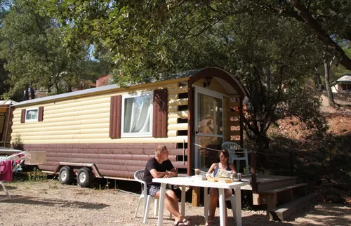 Roulotte Standard 17 M² 1 Chambre - Avec Sanitaire + Tonnelle Extérieure - Sans Clim