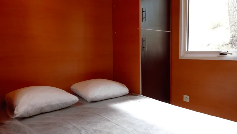 Roulotte Standard 17 M² 1 Chambre - Avec Sanitaire + Tonnelle Extérieure - Sans Clim