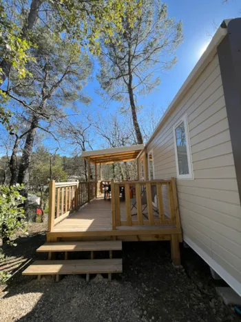 Mietunterkunft - New // Mobilheim Premium 32M² 2 Zimmer Clim Tv Geschirrspüler - Flower Camping Les Cadenières