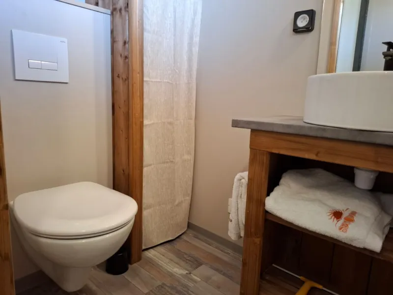 Forfait Premium - Sanitaire Privatif (Douche, Wc, Lavabo), Cuisine Extérieure, Électricité