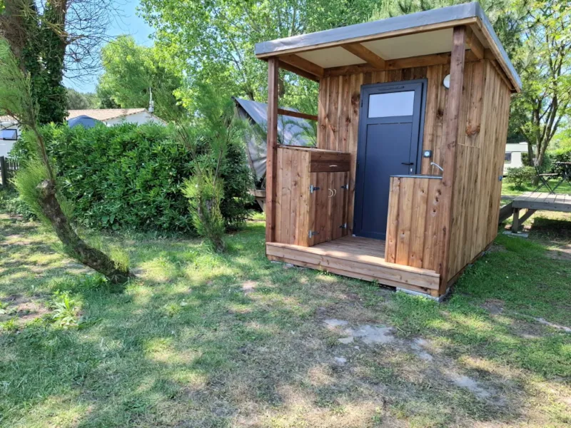 Forfait Premium - Sanitaire Privatif (Douche, Wc, Lavabo), Cuisine Extérieure, Électricité