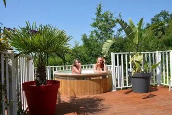 Les Ventoulines Village & Spa - Ucamping