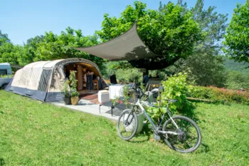 Stellplatz - Stellplatz Espace (Zwischen 100 Und 140M² + 1 Auto + Zelt , Wohnwagen Oder Wohnmobil) - Camping Les Restanques