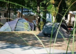 Kampeerplaats(en) - Pakket A: Standplaats + Voertuig - Camping les Alouettes