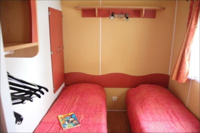 Mobile Home Economique (2 bedrooms) 20-27m² + wooden terrace (10-17 years)