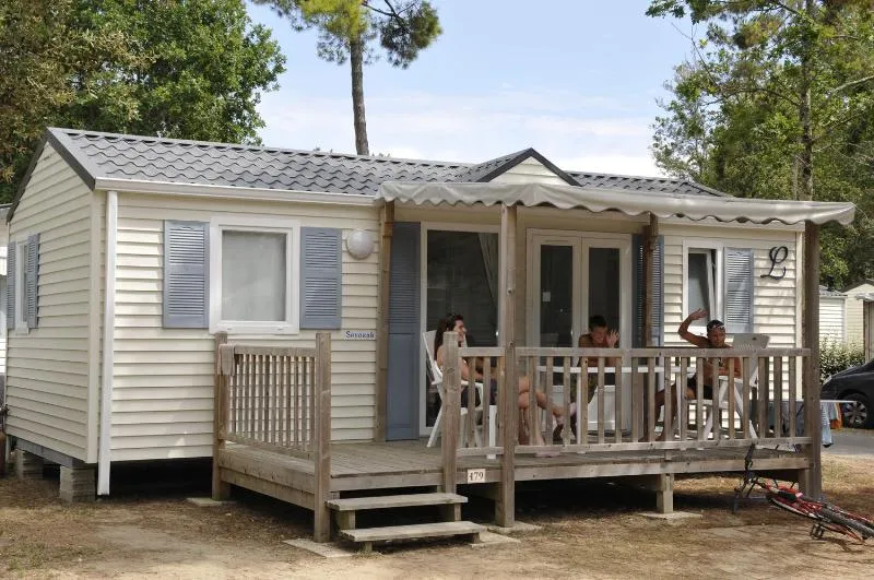 Location - Mobil-Home Classique 2 Chambres - Avec Terrasse - Camping Le California