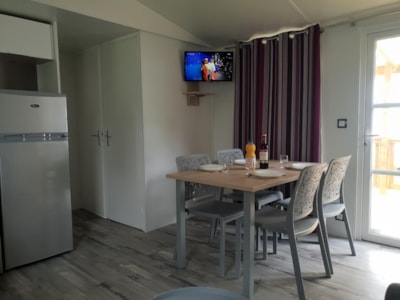 CALIFORNIA TRIO residential 3 bedrooms- TV — 3