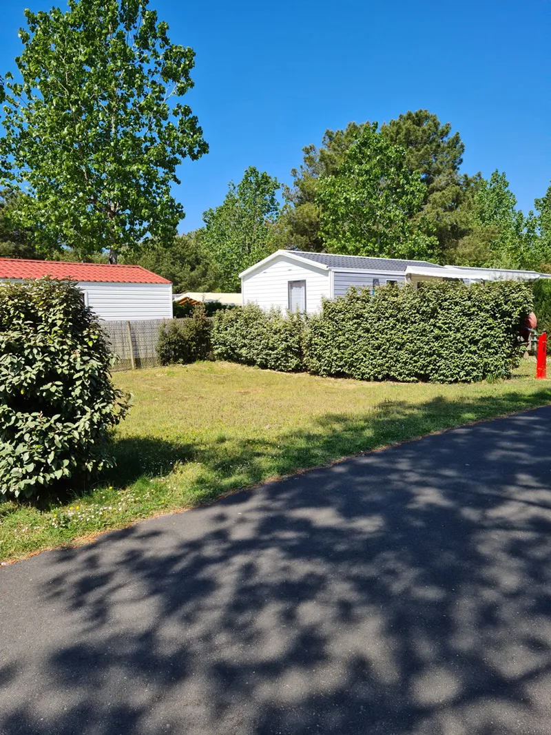 Forfait De Base : 2 Personnes , Emplacement Avec Électricité 10 Ampères + Voiture  Inclus