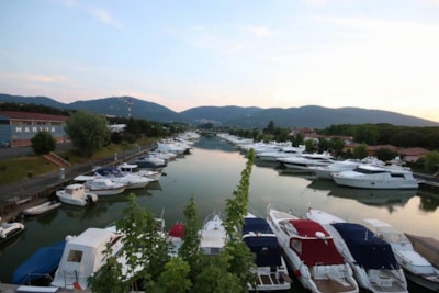 Iron Gate Marina 3B
