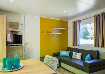 Privilege 2-bedroom mobile home with terrace — 2