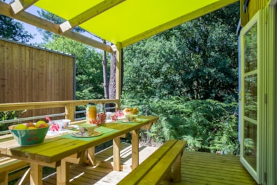 3-bedroom Privilege mobile home with semi-covered wooden terrace — 9