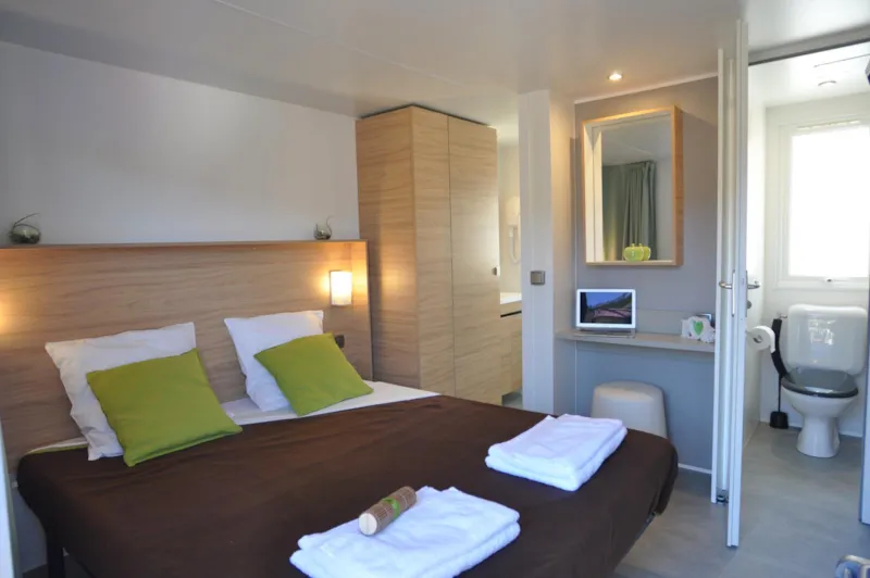 Premium 2 Suites Parentales Clim Tv Lv Wifi  Terrasse 2 Mini Chalets (4 P)
