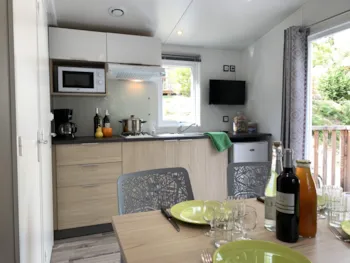 Mietunterkunft - Komfort, Terrasse, 1 Schlafzimmer, 2 Menschen - Camping Le Mas des Sédariès