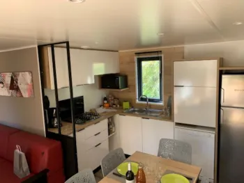 Mietunterkunft - Exklusive Klimaanlage, Terrasse, 3 Zimmer, 2 Badezimmer - Camping Le Mas des Sédariès