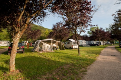 Pitch 1 tent, caravan or motorhome + 1 car + electricity — 2