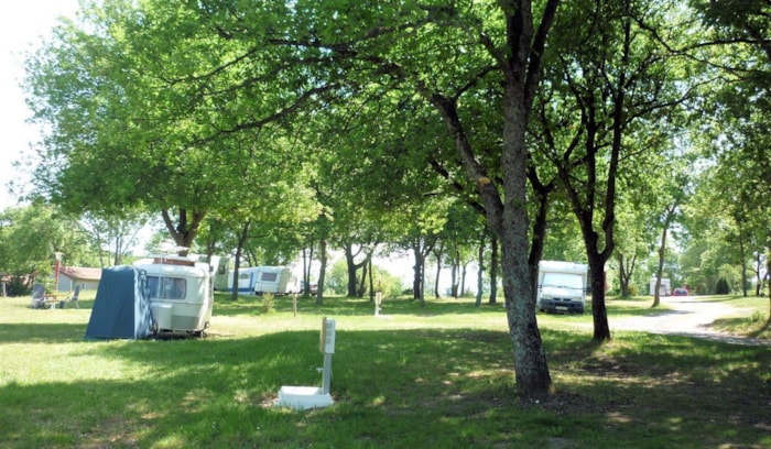 Emplacement + Véhicule (Avec Ou Sans Elec)