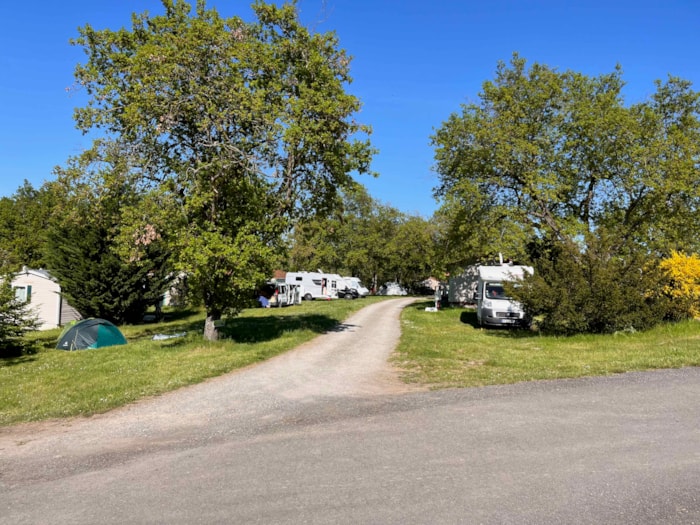 Emplacement + Véhicule (Avec Ou Sans Elec)