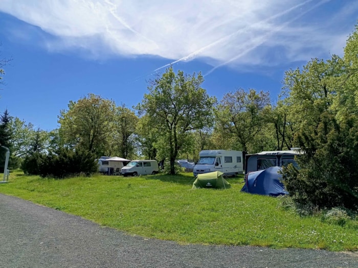 Emplacement + Véhicule (Avec Ou Sans Elec)