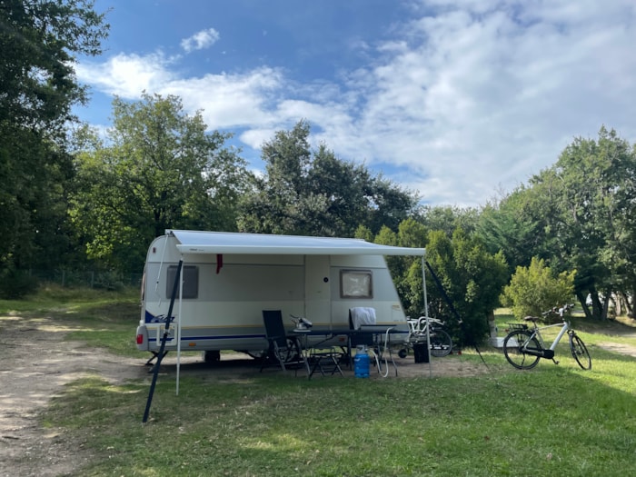 Emplacement + Véhicule (Avec Ou Sans Elec)