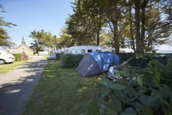 Stellplatz - Stellplatz : Auto + Zelt Oder Wohnwagen - Camping CROMENACH