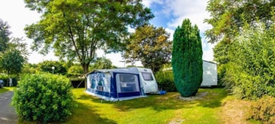 Comfort pitch package with electricity - car + tent / caravan or camper van — 7