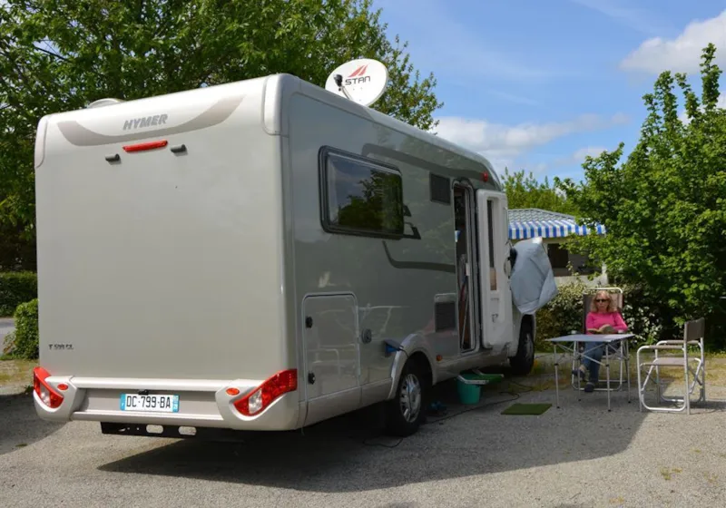 Forfait Confort Avec Éléctricité Voiture + Tente / Caravane Ou Camping Car