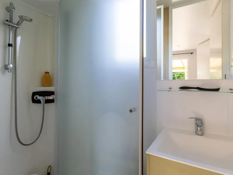 Mobil Home Confort Plus - 3 Chambres - Grande Terrasse Semi-Couverte