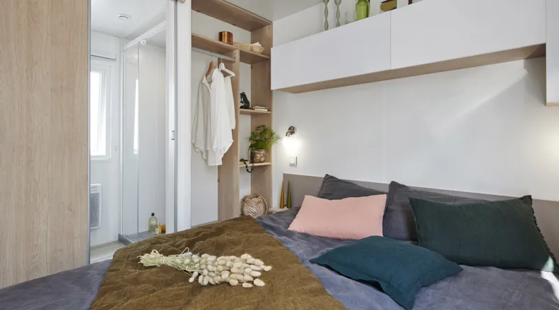 Mobil-Home Solo 1 Chambre Premium 22M2 Avec Terrasse Couverte 10M2 (Lit 160 * 200)