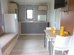 Mobil-Home Solo 1 Chambre Premium 22M2 Avec Terrasse Couverte 10M2 (Lit 160 * 200)