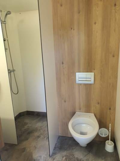 Pitch with private sanitary facilities fridge/microwave — 3