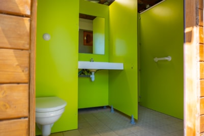 Pitch with private sanitary facilities — 3