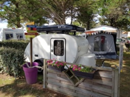 Emplacement - Emplacement + Véhicule + Électricité 6A - Camping Le Beaupré