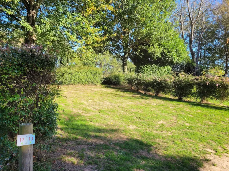 Emplacement Véhicule Ou Caravane Ou Camping-Car
