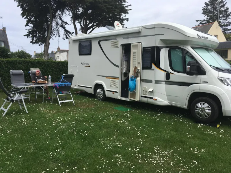 Emplacement 60-90M² Avec Électricité 6A ( Pas Double Essieu )