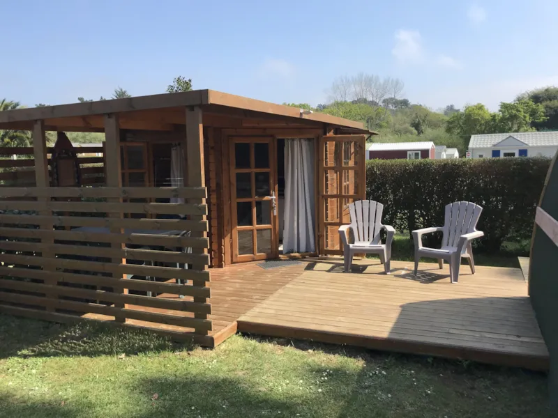 Pod 15 M2 + Chalet Cuisine 9 M2 Sans Sanitaires Avec Tv (2 Adultes Et 2 Enfants)