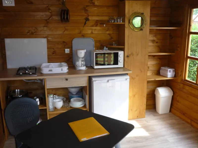 Pod 15 M2 + Chalet Cuisine 9 M2 Sans Sanitaires Avec Tv (2 Adultes Et 2 Enfants)