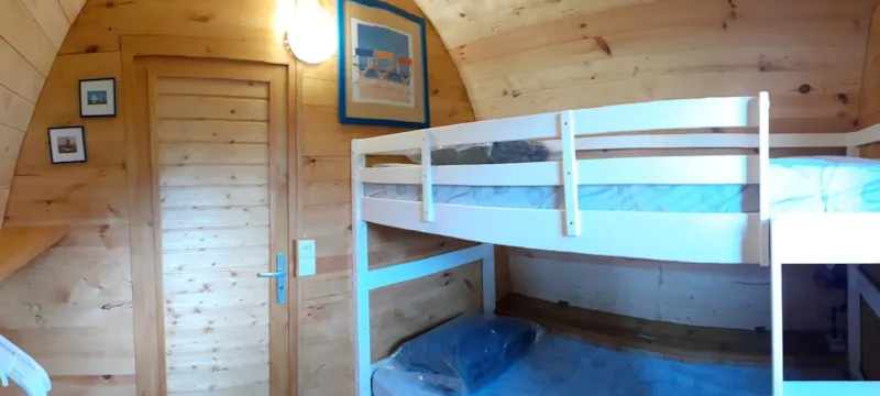 Pod 15 M2 + Chalet Cuisine 9 M2 Sans Sanitaires Avec Tv (2 Adultes Et 2 Enfants)