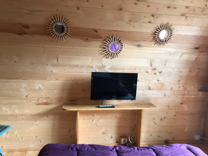 Pod 15 M2 + Chalet Cuisine 9 M2 Sans Sanitaires Avec Tv (2 Adultes Et 2 Enfants) (Animaux Interdits)