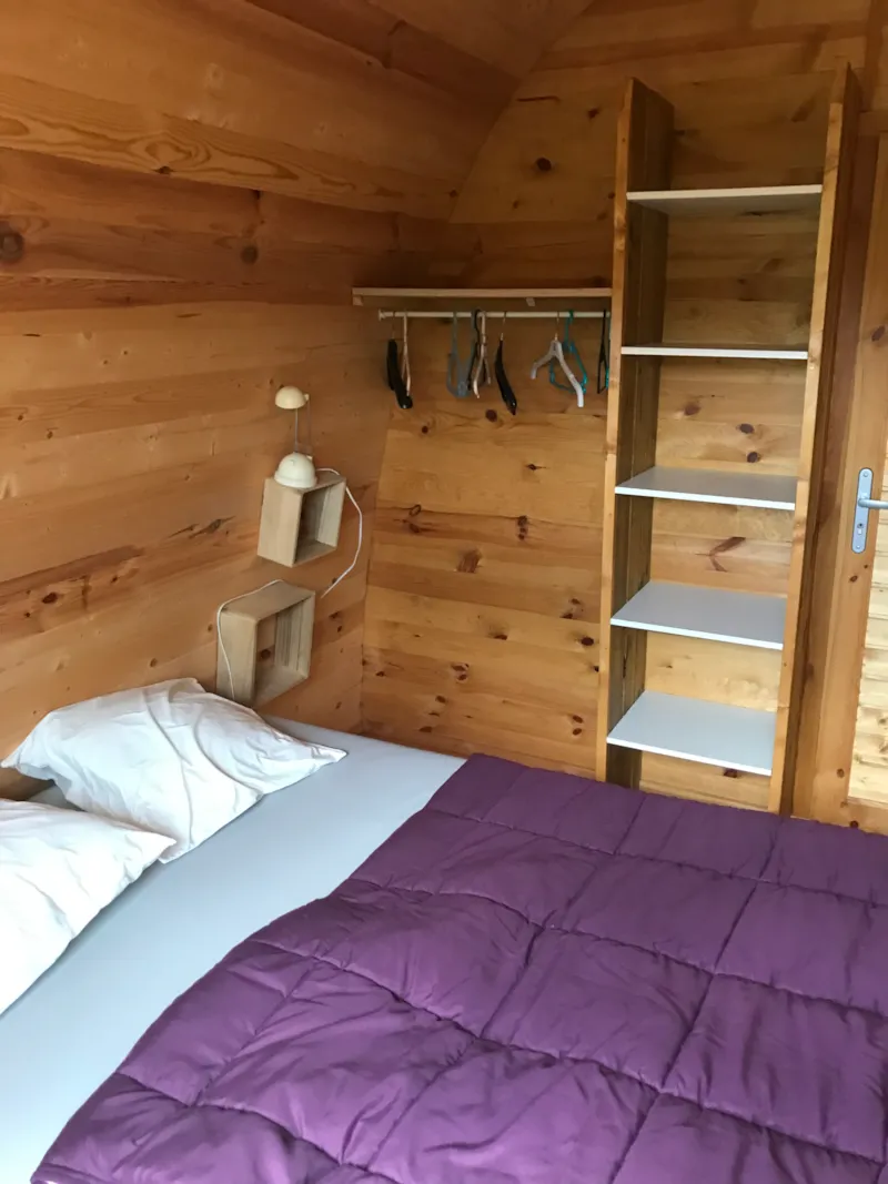 Pod 15 M2 + Chalet Cuisine 9 M2 Sans Sanitaires Avec Tv (2 Adultes Et 2 Enfants)