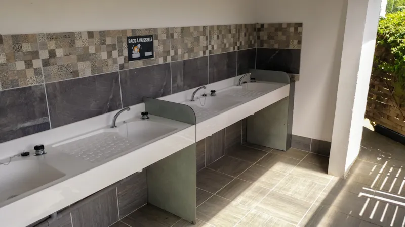 Pod 12M² Avec Tv Sans Sanitaires