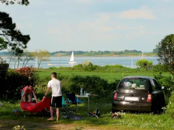 Stellplatz - Stellplatz Nur Zelt Oder Van Campervan Le Coin Des Amoureux (Strom Inkluse) - Camping de Bilouris
