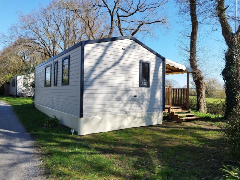 Stacaravan Kervoyal CONFORT 27m² (2 slaapkamers) + overdekt terras + TV