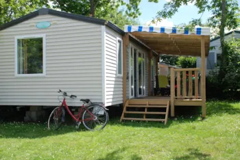 Mietunterkunft - Mobilheim Paimpol Confort 28M² (2 Schlafzimmer - 4/6 Personen) + Überdachte Terrasse + Fernseher - Flower Camping La Blanche Hermine