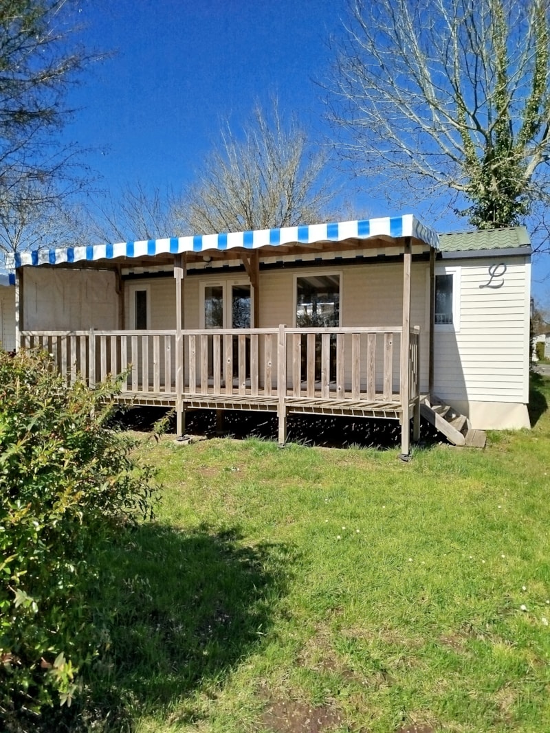 Stacaravan Berric CONFORT 27m² (2 slaapkamers) + Overdekt terras + TV