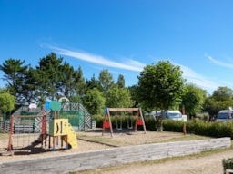 Camping Le Dolmen - image n°26 - Roulottes